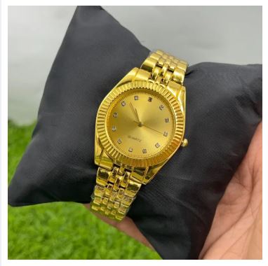 **Summary:** **Luxury two-tone stainless steel quartz watch**, stylish and classic, suitable for **men, women, and gifting**.